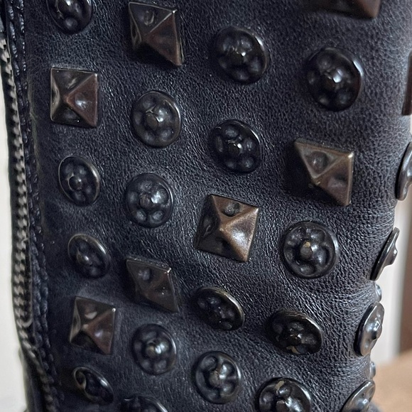 UGG Black Leather Studded Mid-Calf Boots Shearling Lined Innersole Woman's 7.5 - Picture 6 of 14